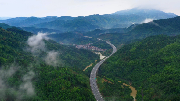 喜讯！江西交通投资集团多个项目荣获全国公路建设最高质量奖——“公路交通优质工程奖”（李春奖）(图1)