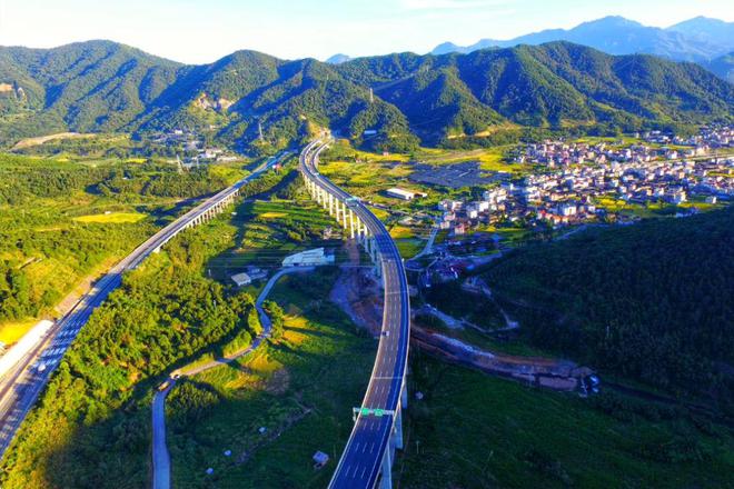 五子登科！中铁十七局再获全国公路建设最高奖(图4)
