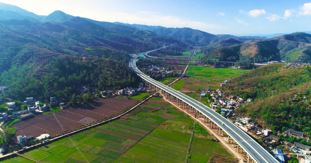 楚雄两条高速公路获中国公路行业最高质量奖(图6)