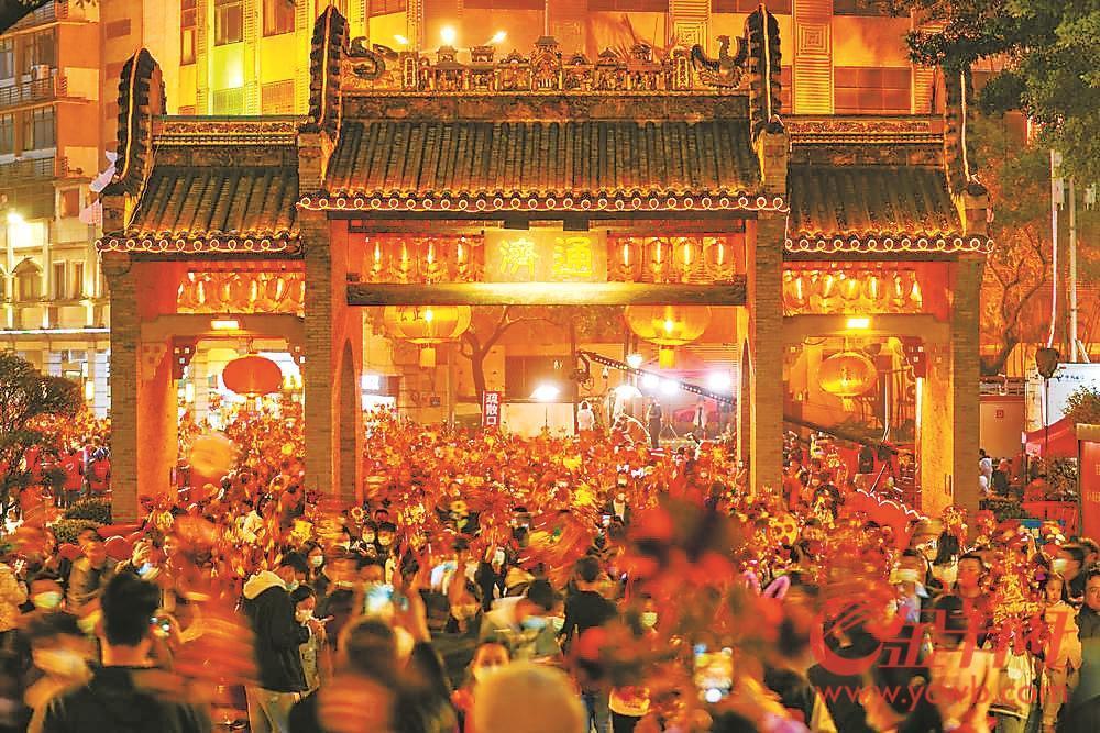 【网络中国节·元宵】传统“年味游”依旧最潮流 元宵节庆为龙年文旅再掀高潮(图2)
